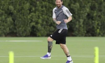 A Leonel Messi se lo vio nuevamente entrenando luego de su lesión en el tobillo. Foto: Internacional.