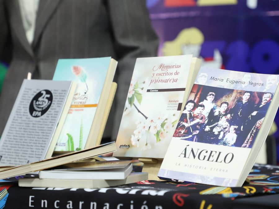 Libros de Escritoras Paraguayas Asociadas (EPA) fueron presentados el jueves en la Libroferia Encarnación. Cortesía