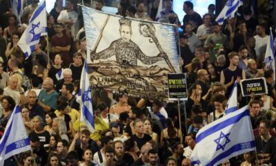 Manifestantes salieron a las calles de Tel Aviv para reclamar contra políticas del primer ministro israelí, Benjamín Netanyahu. Foto: DW.