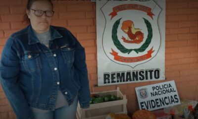 Detienen a directora de escuela por hurtar insumos del almuerzo escolar. Foto: Policía Nacional.