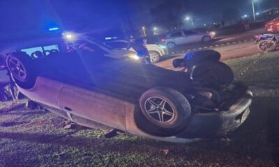 El conductor perdió el control del vehículo, trató de regresar a su carril, pero terminó saliendo de la pista. Foto: Gentileza.