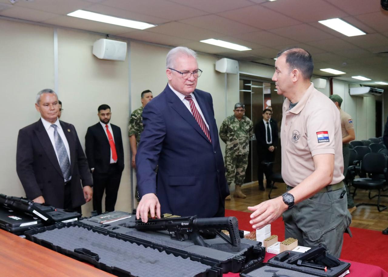 Entrega de armas del Operativo Dakovo. Foto: Ministerio Público.