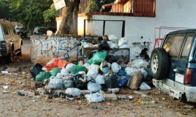 Basuras en la vía pública de Lambaré. Foto: Municipalidad de Lambaré.