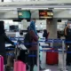 Pasajeros en el aeropuerto de Teherán. Imagen: Fatemeh Bahrami/AA/picture alliance