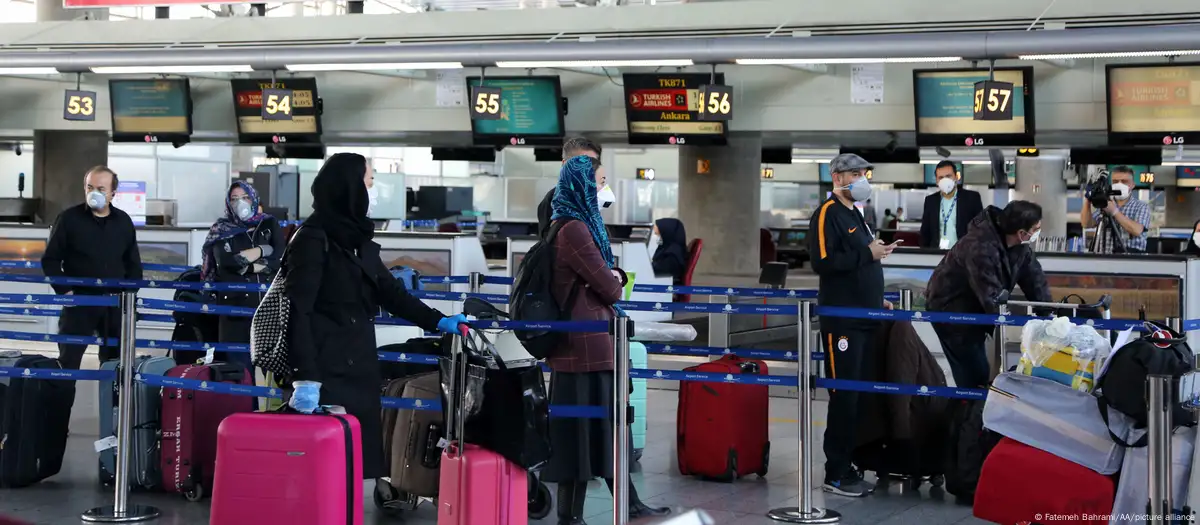 Pasajeros en el aeropuerto de Teherán. Imagen: Fatemeh Bahrami/AA/picture alliance