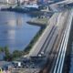 Singapur cubre la mitad de sus necesidades de agua mediante importaciones. En la imagen, tuberías en la frontera con Malasia. Imagen: Roslan Rahman/AFP/Getty Images