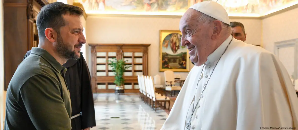 Zelenski junto al Papa Francisco. Foto:D W