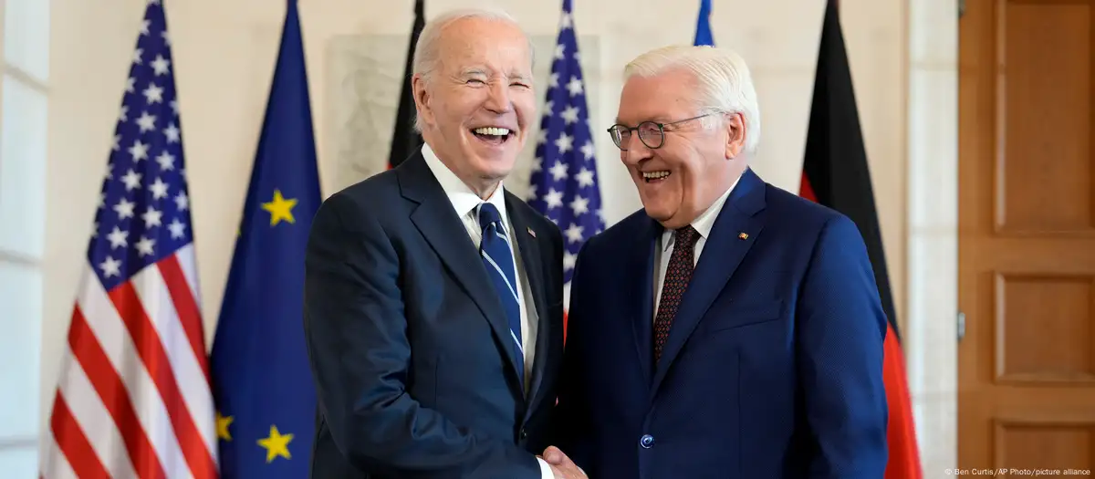 Steinmeier concederá al presidente de Estados Unidos la Gran Cruz de la Orden del Mérito, la más alta distinción civil de la República Federal de Alemania. Imagen: Ben Curtis/AP Photo/picture alliance