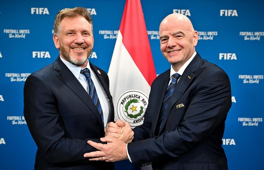 Alejandro Domínguez (presidente de la Conmebol) y Gianni Infantino (presidente de la FIFA). Foto: Conmebol.