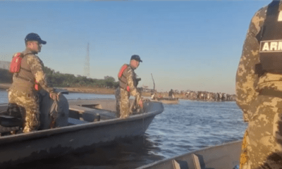 Funcionarios de la Armada Paraguaya retoma la búsqueda delos menores desaparecidos en aguas del río Paraguay. Foto: Captura.