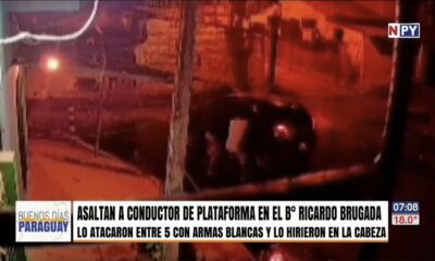 Momento en que atacan al conductor entre varias personas. Foto: Captura de pantalla.