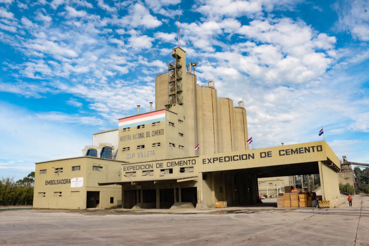 Industria Nacional de Cemento: Foto: Gentileza.