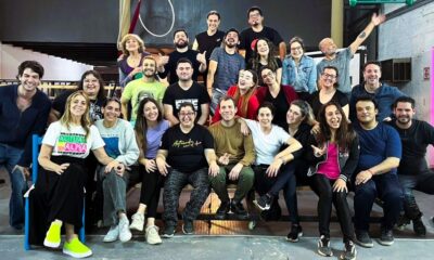 Elenco teatral de la obra "Modo avión". Cortesía