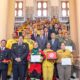 Santiago Peña con bomberos en Palacio de López. Foto: Gentileza.