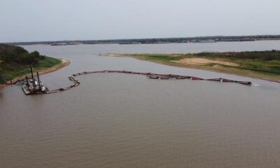 Profundización y dragado ante bajante del río Paraguay. Foto: ESSAP.