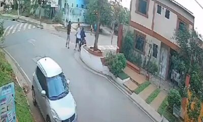 CCTV captó el momento en que el hombre de remera negra, recibe el disparo por parte del hombre de remera blanca.