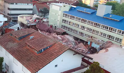 Derrumbe de un hotel en Villa Gesell en Argentina. Foto: Infobae.