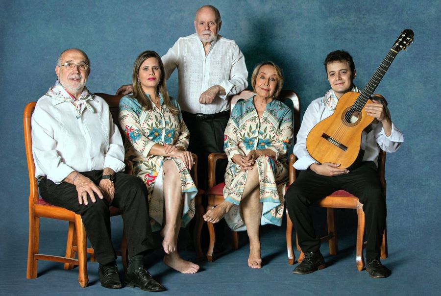 José Antonio Galeano, Kattya González, Margarita Irún, Nicolás Roig y el director José Luis Ardissone. Cortesía