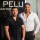 Pablo Insfrán y Alexis González, propietarios y fundadores de La Pelu Hair Studio. Foto: Gentileza.