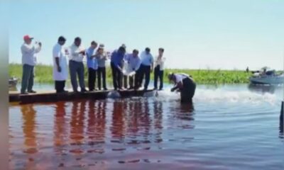 Misioneros japoneses dedicados a la pesca. Foto: Captura