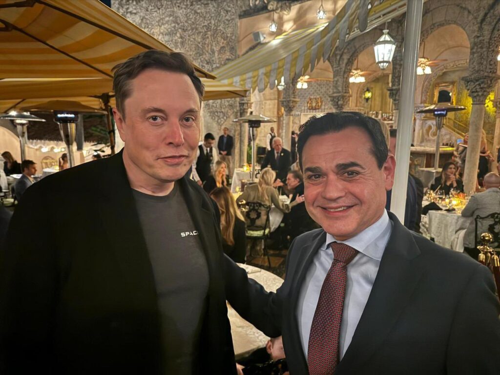 Elon Musk y Rubén Ramírez Lezcano. Foto: Gentileza.