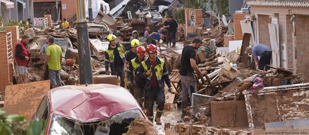 Rescate en Valencia, España tras la inundaciones de Dana. Foto: Alberto Saiz/AP Photo/picture alliance