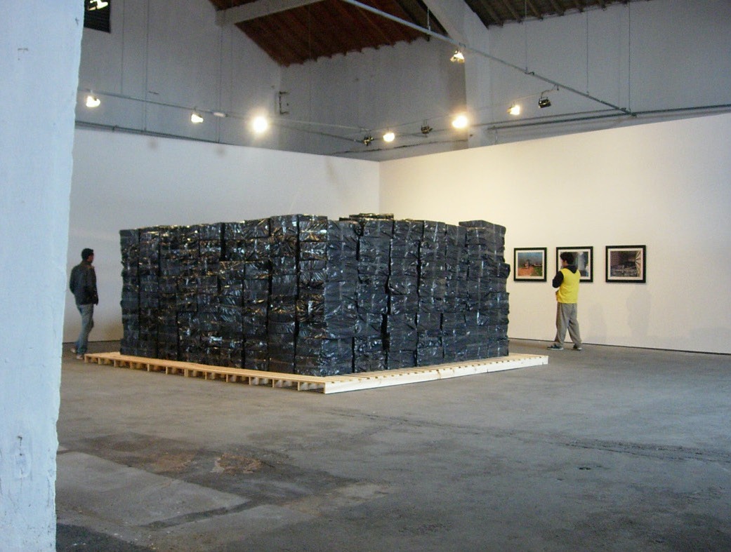 Obra de Aníbal López para el proyecto curatorial de Ticio Escobar "La tercera orilla del río", Bienal del Mercosur, Porto Alegre, 2007. Cortesía 