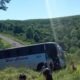 Vuelco de bus que traslababa a niños futbolistas. Foto: Gentileza.