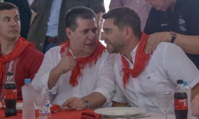 Santiago Peña, Horacio Cartes y Pedro Alliana en un acto político. Foto: Gentileza.