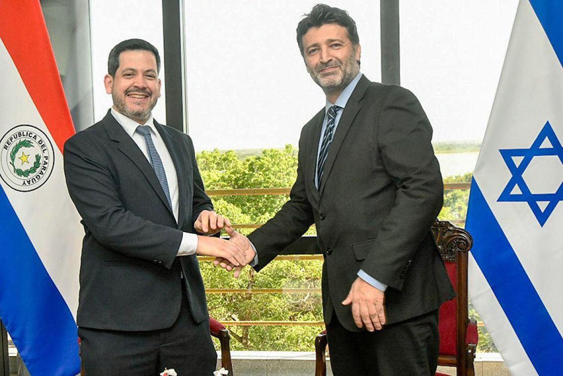 Raúl Latorre y Amit Meker, embajador de Israel en Paraguay. Foto: Gentileza.