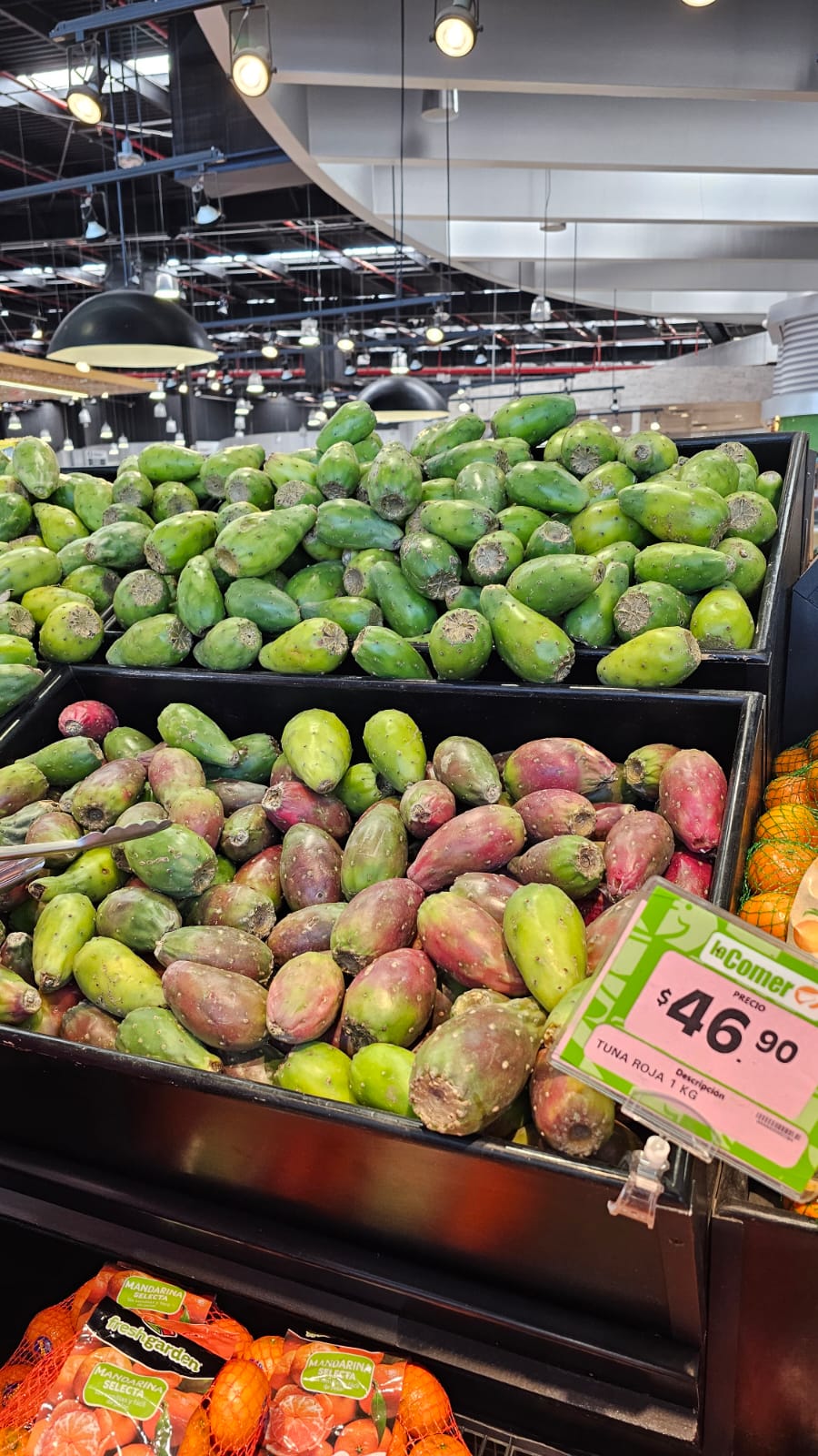 La fruta de tuna a la venta en el supermercado. Foto: Alberto Yanosky.