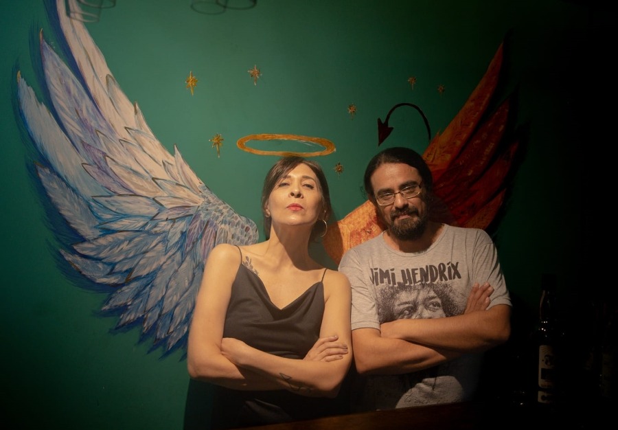 María Viveros y Eulo García, anfitriones de "Historias de bar". Cortesía