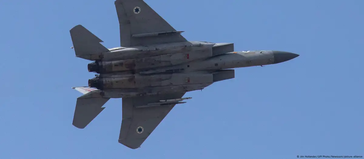 Un F-15 Strike Eagle de la Fuerza Aérea Israelí en maniobra en el sur de Israel el 28 de marzo de 2024. Picture Alliance