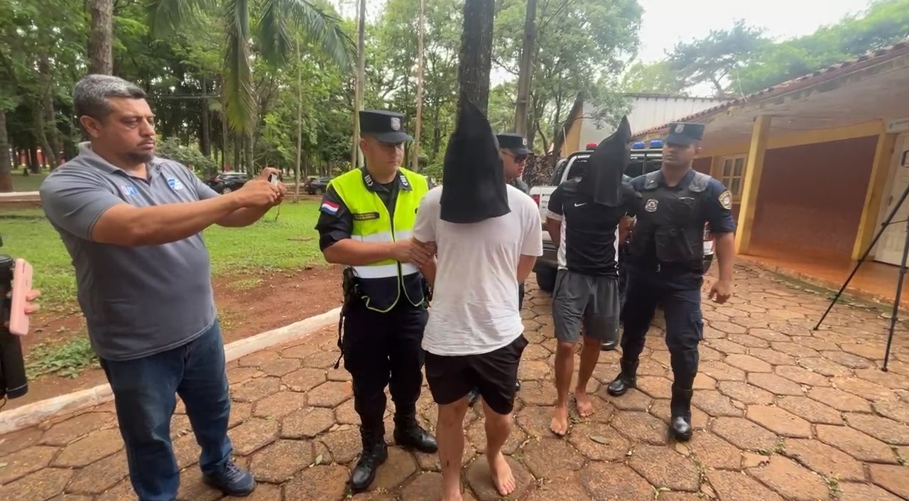 Los delincuentes quedaron detenidos. Foto: Captura.