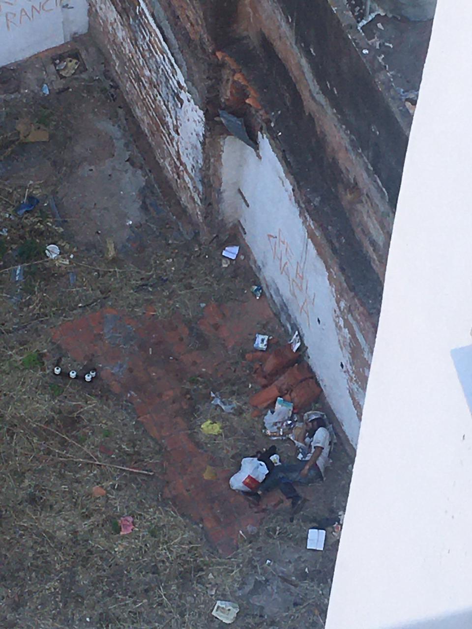 Varios edificios abandonados albergan personas en situación de adicción. Foto: Gentileza.