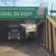 Camión quedó atascado en el túnel. Foto: Gentileza.