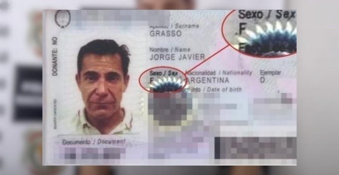 En su documento, el hombre dice percibirse mujer. Foto: Radio Uno.