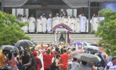 Lluvia durante misa en Caacupé. Foto: MSP BS.