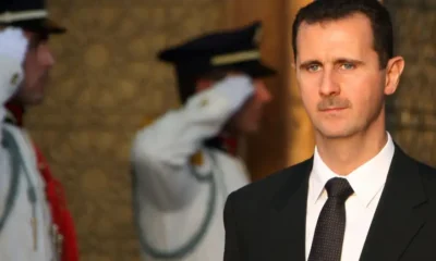 El exmandatario sirio, Bashar al Assad estaría silado junto a su familia en Rusia. Aún no se le ha visto. Imagen: Louai Beshara/AFP