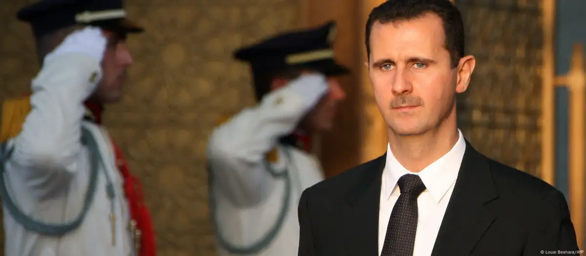 El exmandatario sirio, Bashar al Assad estaría silado junto a su familia en Rusia. Aún no se le ha visto. Imagen: Louai Beshara/AFP