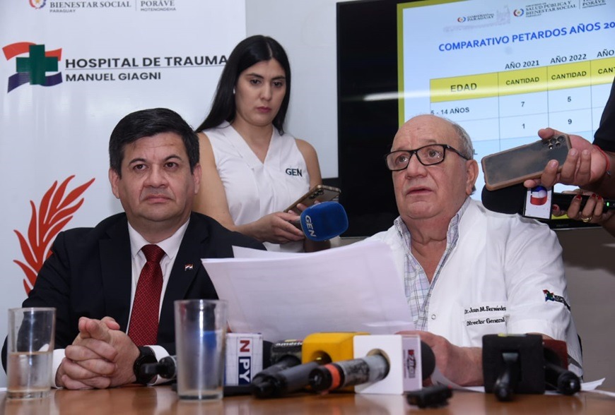 Dr. Juan Valdovinos. Foto: Ministerio de Salud.