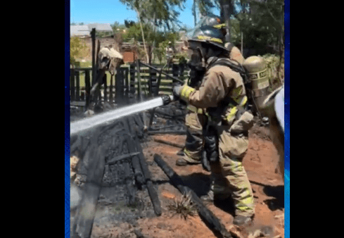 Incendio en vivienda del barrio San Cayetano. Foto: Captura.