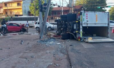 El grave accidente derivó en el vuelco de un camión. Foto: Gentileza.