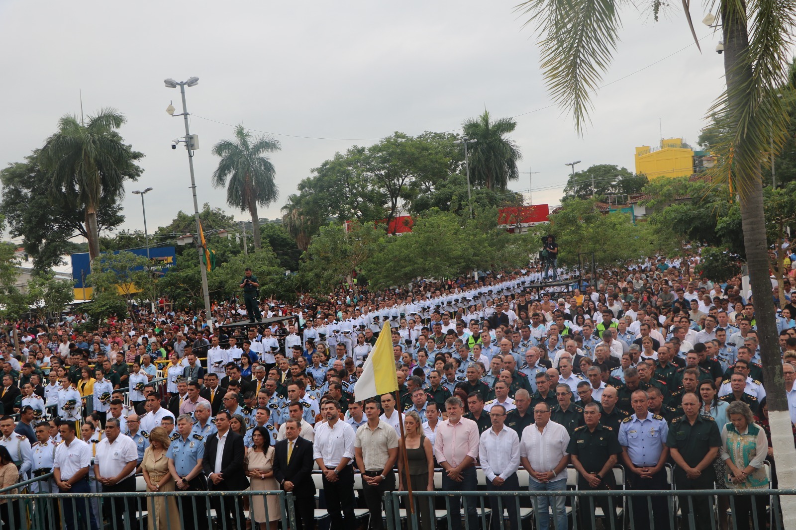 Público presente durante la misa en Caacupe. Foto: Gentileza.