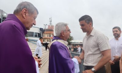 Presidente Santiago Peña durante la misa en Caacupe. Foto: Gentileza.