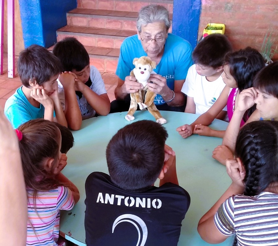 Programa "Cuentos en Navidad" del Clubdelibros Paraguay. Cortesía