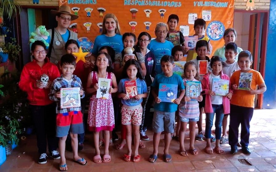 Programa "Cuentos en Navidad" del Clubdelibros Paraguay. Cortesía