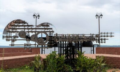 "La Morena", escultura de Fernando Ambere Feliciángeli en San Bernardino. Homenaje a la guarania "Recuerdos de Ypacaraí" © Federico Bustamante, 2023. (Unesco)