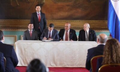 Santiago Peña durante el acto oficial en Palacio de Gobierno. Foto: Gentileza.