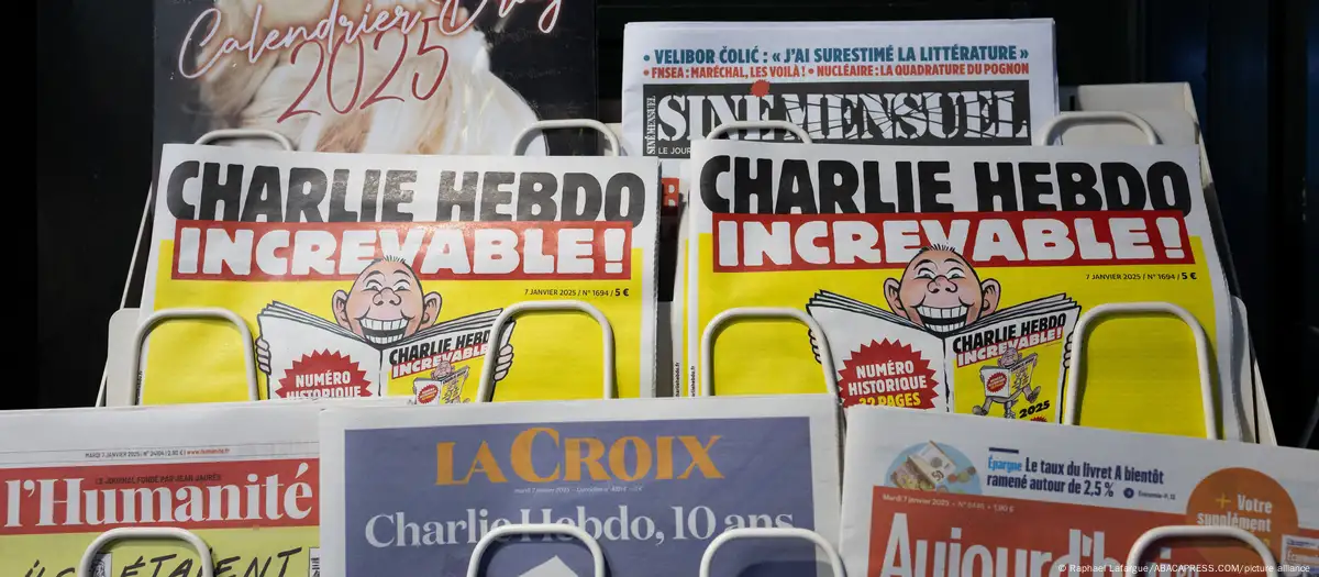 Una década después, Francia conmemora los ataques contra "Charlie Hebdo" con actos solemnes en París y un número especial del semanario satírico con nuevas caricaturas sobre la religión. Imagen: Raphael Lafargue/ABACAPRESS.COM/picture alliance